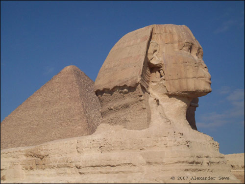 Swinx and pyramide outside Cairo Egypt