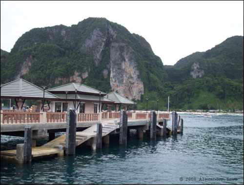 Phi Phi pier